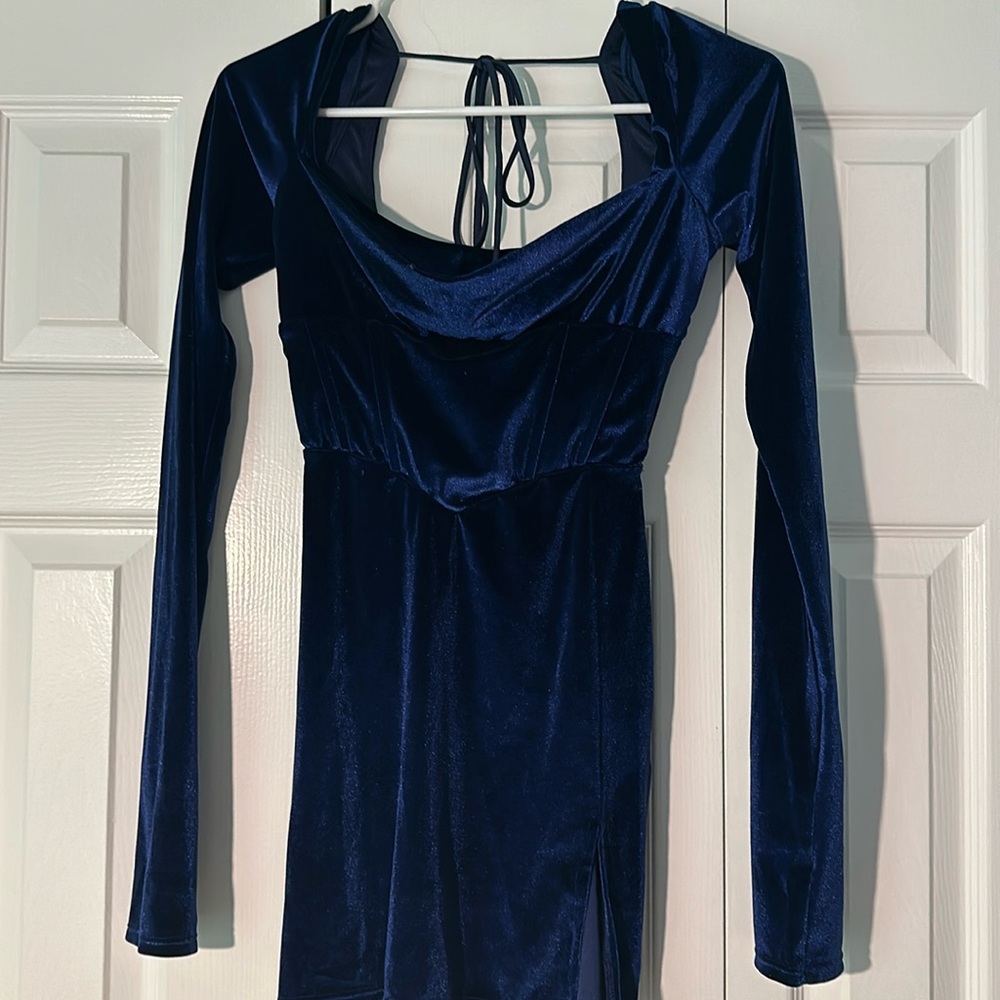 Lucy in the Sky size Small Navy Blue velvet dress